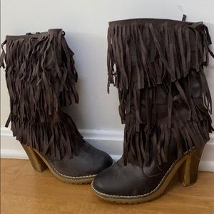 Buckle leather fringe boots